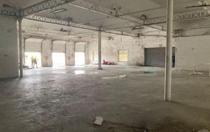 Exclusivite !! entrepot 2 entrees et 4 Quais de decharg ... - Image 1