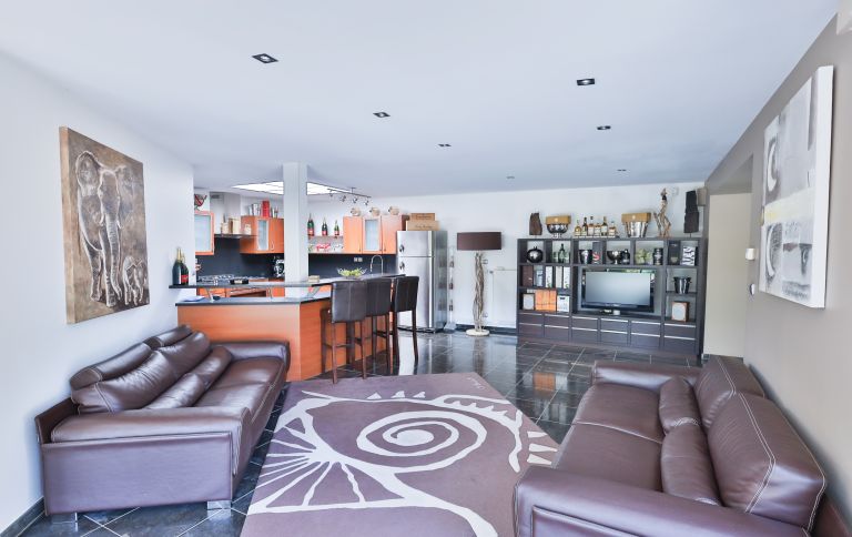 Ensemble immobilier compose de deux maisons sur 1900m2  ... - Image 14