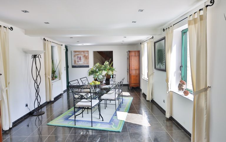 Ensemble immobilier compose de deux maisons sur 1900m2 - ... - Image 5