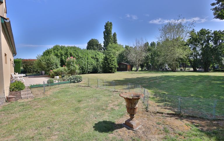Ensemble immobilier compose de deux maisons sur 1900m2 - ... - Image 3