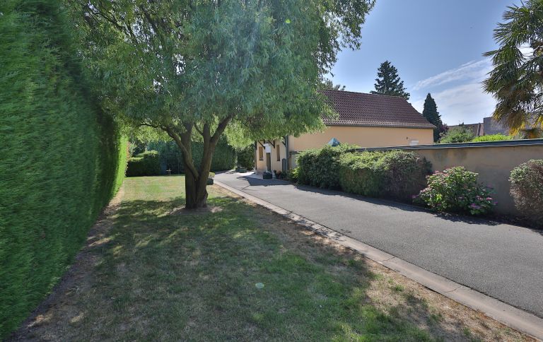 Ensemble immobilier compose de deux maisons sur 1900m2 - ... - Image 2