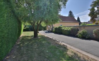 Ensemble immobilier compose de deux maisons sur 1900m2 - ... - Image 2