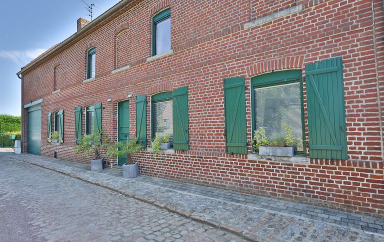 Ensemble immobilier compose de deux maisons sur 1900m2 - ... - Image 4